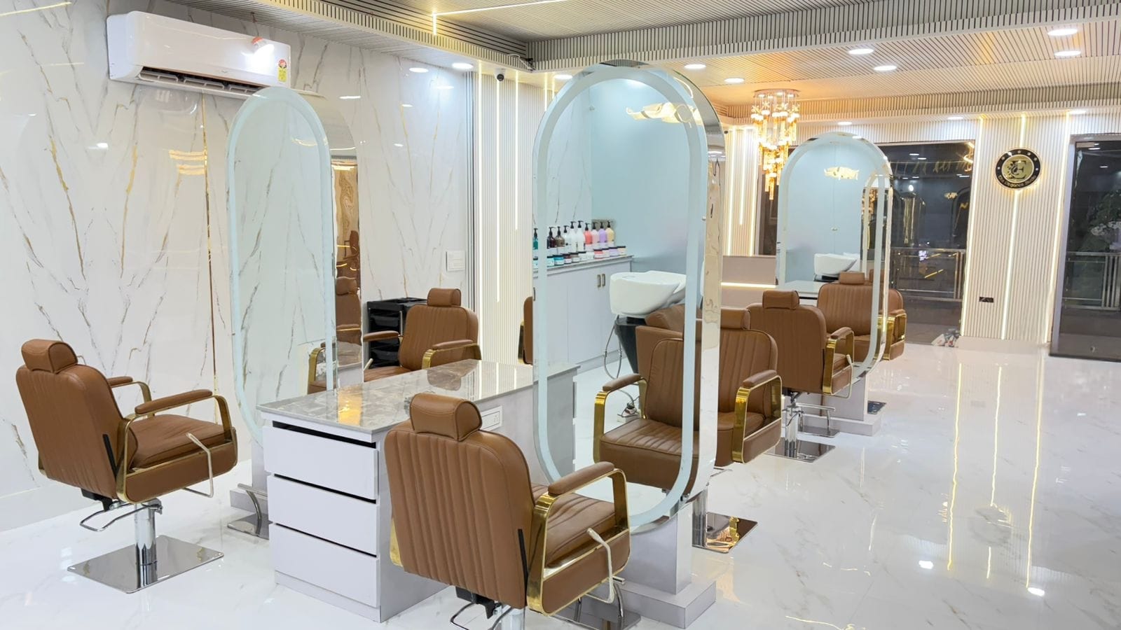 Salon Interior 1
